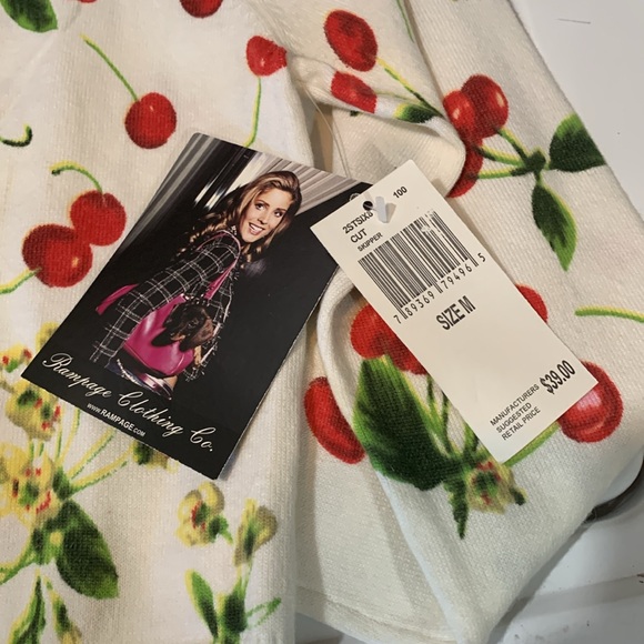 Long sleeve, falling cherries sweater, with front tie. Size M, from RAMPAGE - Picture 10 of 10